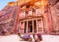 Petra in Jordanien - berühmte archäologische Stätte in der südwestlichen jordanischen Wüste