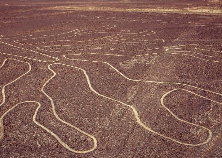 Die Nazca-Linien in Peru: Riesige Bodenzeichnungen als astronomisches Rätsel